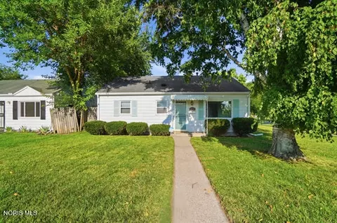 5121 Bennett Rd, Toledo, OH 43612