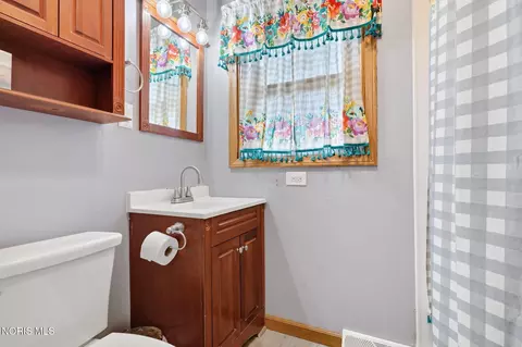 Bath - 313 E 7th St, Sycamore, OH 44882 photo 3 of 3