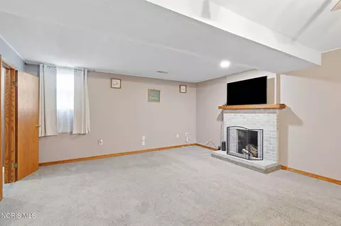 Living - 313 E 7th St, Sycamore, OH 44882 photo 13 of 17