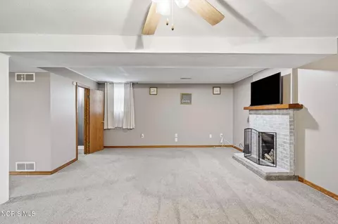 Living - 313 E 7th St, Sycamore, OH 44882 photo 14 of 17