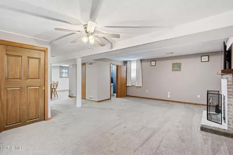 Living - 313 E 7th St, Sycamore, OH 44882 photo 15 of 17