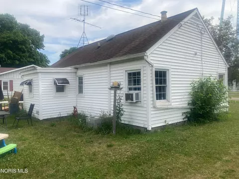402 Centre St, Stryker, OH 43557 photo 6