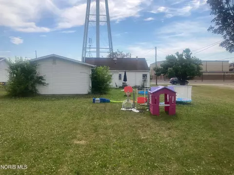 402 Centre St, Stryker, OH 43557 photo 8