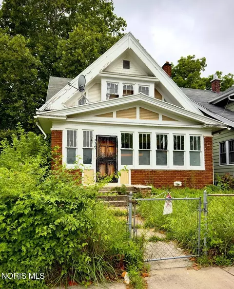 3325 Parkwood Ave, Toledo, OH 43610