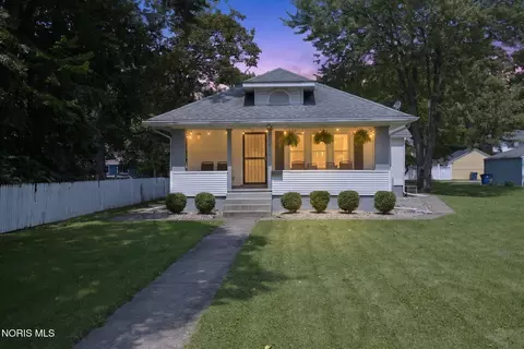 417 E 3rd St, Perrysburg, OH 43551