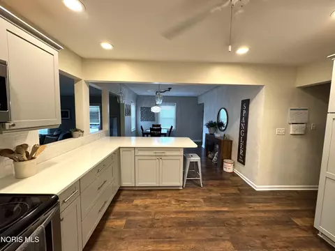 Kitchen - 226 E Plum St, Deshler, OH 43516 photo 4 of 4