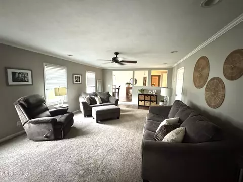 Living - 226 E Plum St, Deshler, OH 43516 photo 1 of 3