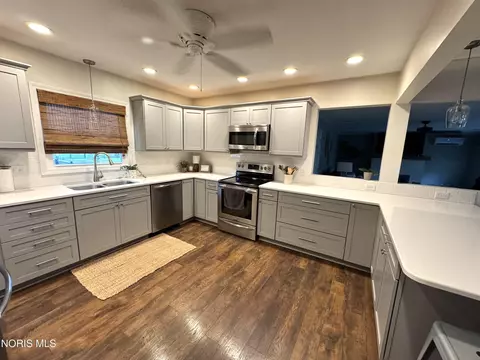 Kitchen - 226 E Plum St, Deshler, OH 43516 photo 3 of 4