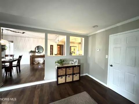 Entry Way - 226 E Plum St, Deshler, OH 43516 photo 2 of 3