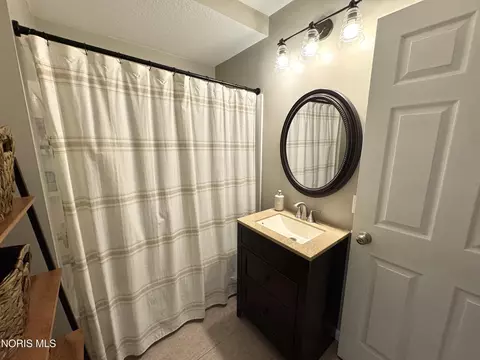 Bath - 226 E Plum St, Deshler, OH 43516 photo 5 of 5