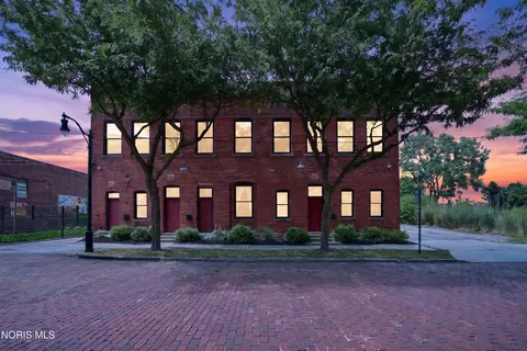 16 Broadway St #1, Toledo, OH 43604