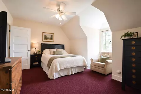 Bedroom - 2908 River Rd, Maumee, OH 43537 photo 3 of 5