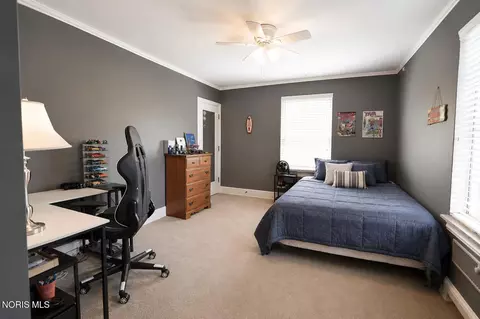 Bedroom - 2908 River Rd, Maumee, OH 43537 photo 2 of 5