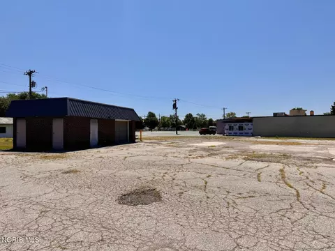 720 N Main St, Bryan, OH 43506 photo 2