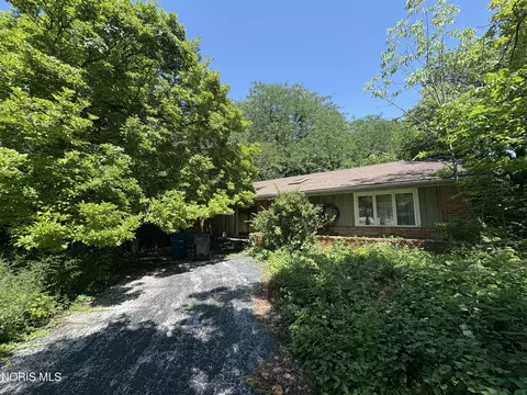 1157 Nanette Dr, Toledo, OH 43614