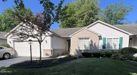 532 Crystal Lake Dr, Holland, OH 43528