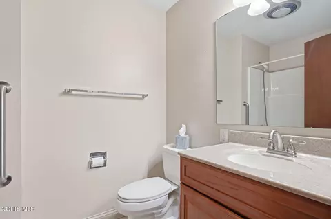Bath - 720 E Sandusky St, Findlay, OH 45840 photo 3 of 4