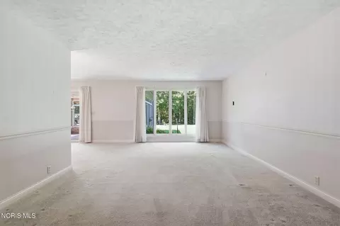 Living - 720 E Sandusky St, Findlay, OH 45840 photo 1 of 7
