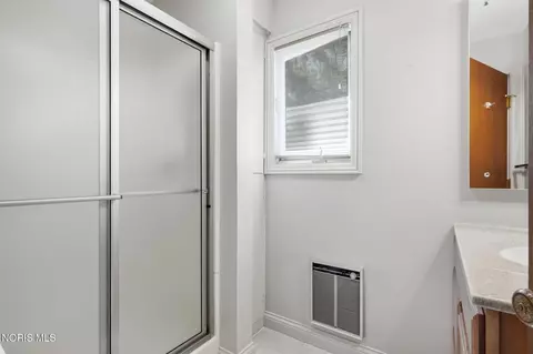 Bath - 720 E Sandusky St, Findlay, OH 45840 photo 2 of 4