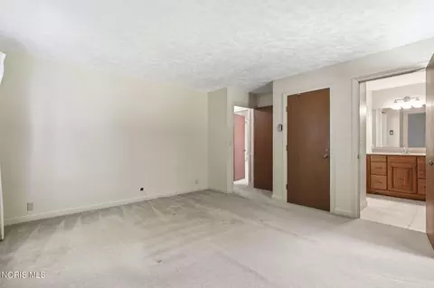 Bedroom - 720 E Sandusky St, Findlay, OH 45840 photo 3 of 8
