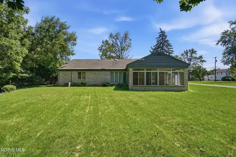 Exterior - 720 E Sandusky St, Findlay, OH 45840 photo 8 of 12