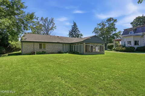 Exterior - 720 E Sandusky St, Findlay, OH 45840 photo 9 of 12