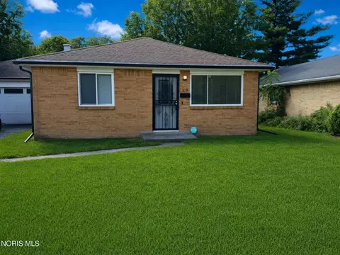 29 Torrington Dr, Toledo, OH 43615