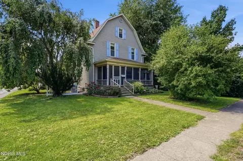 203 W Jackson St, Fostoria, OH 44830