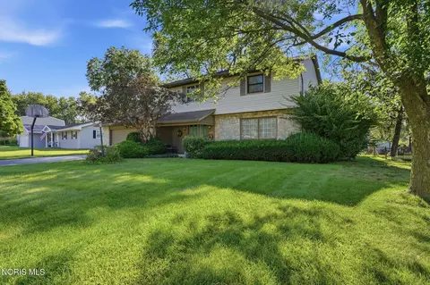 2415 Sweetwater Rd, Findlay, OH 45840