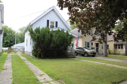 3605 Almeda Dr, Toledo, OH 43612