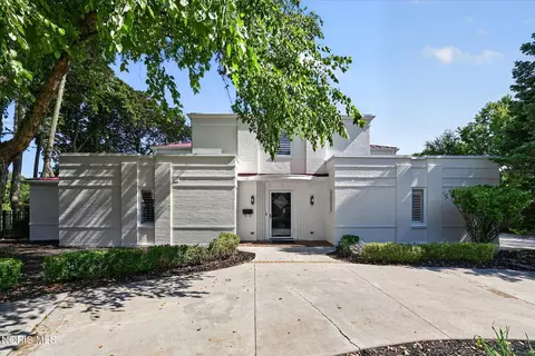 Exterior - 2708 Riverview Dr, Maumee, OH 43537 photo 3 of 16