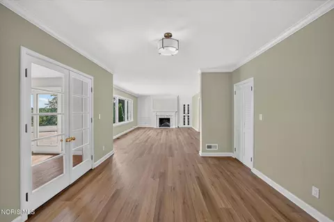 Living - 2708 Riverview Dr, Maumee, OH 43537 photo 9 of 9
