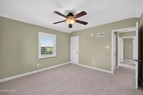 Bedroom - 2708 Riverview Dr, Maumee, OH 43537 photo 2 of 6
