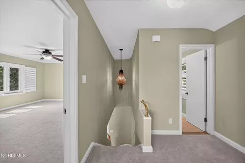 Entry Way - 2708 Riverview Dr, Maumee, OH 43537 photo 7 of 8