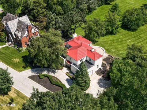 View/Area - 2708 Riverview Dr, Maumee, OH 43537 photo 1 of 9