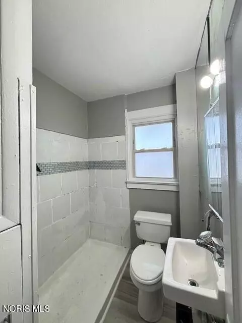 1023 Elysian Ave, Toledo, OH 43607 photo 4