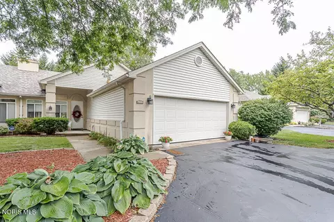 917 Hilltop Ln, Toledo, OH 43615