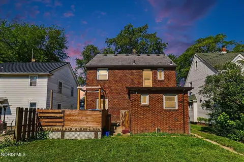 Exterior - 3940 Maxwell Rd, Toledo, OH 43613 photo 2 of 4