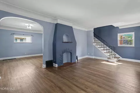 Living - 3940 Maxwell Rd, Toledo, OH 43613 photo 3 of 3