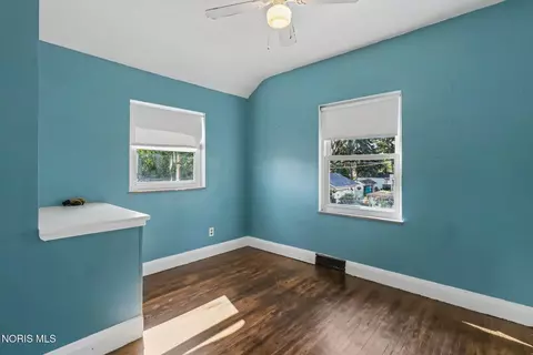 Bedroom - 3940 Maxwell Rd, Toledo, OH 43613 photo 3 of 3