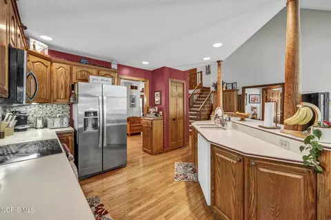 Kitchen - 5500 Brookview Ln, Upper Sandusky, OH 43351 photo 6 of 8