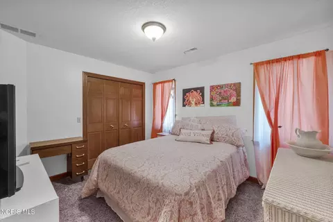 Bedroom - 5500 Brookview Ln, Upper Sandusky, OH 43351 photo 3 of 7