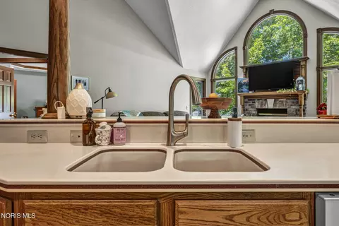 Kitchen - 5500 Brookview Ln, Upper Sandusky, OH 43351 photo 3 of 8
