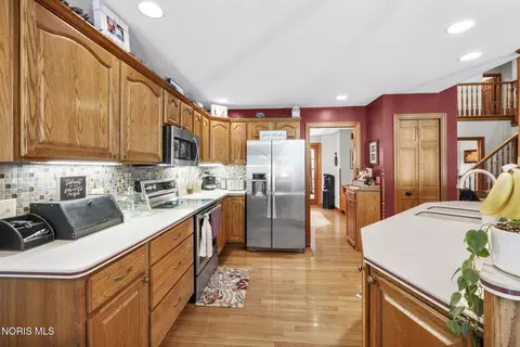 Kitchen - 5500 Brookview Ln, Upper Sandusky, OH 43351 photo 7 of 8