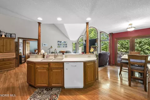 Kitchen - 5500 Brookview Ln, Upper Sandusky, OH 43351 photo 5 of 8