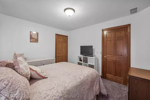 Bedroom - 5500 Brookview Ln, Upper Sandusky, OH 43351 photo 2 of 7