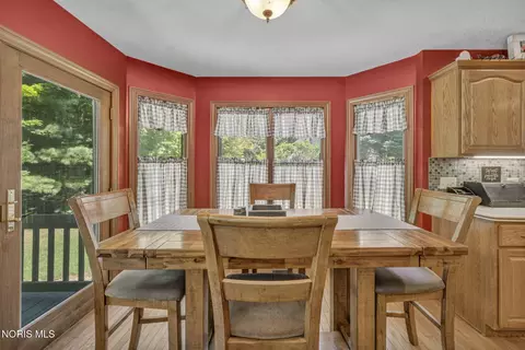 Dining - 5500 Brookview Ln, Upper Sandusky, OH 43351 photo 5 of 6