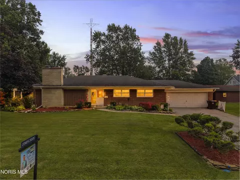 318 Morris Dr, Montpelier, OH 43543