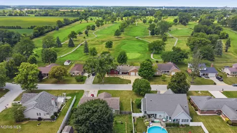 578 N Angela Dr, Fostoria, OH 44830