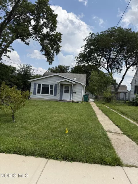 55 Roland Ct, Rossford, OH 43460